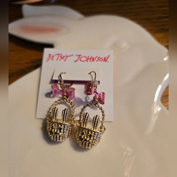 Betsey Johnson Gold Tone Rabbit Ears Easter Basket Drop Earrings Pink Bow NWT - Picture 5 of 14